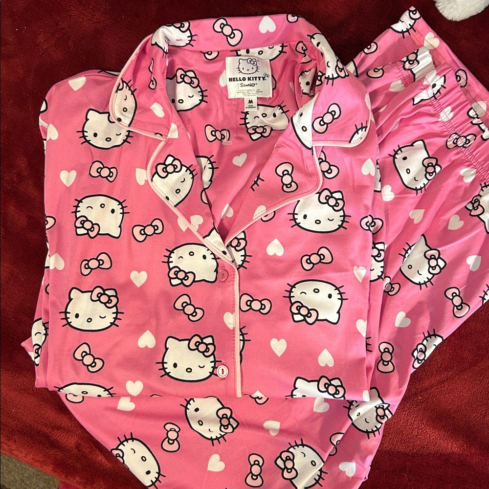 “Hello Kitty” soft pink Pajamas
